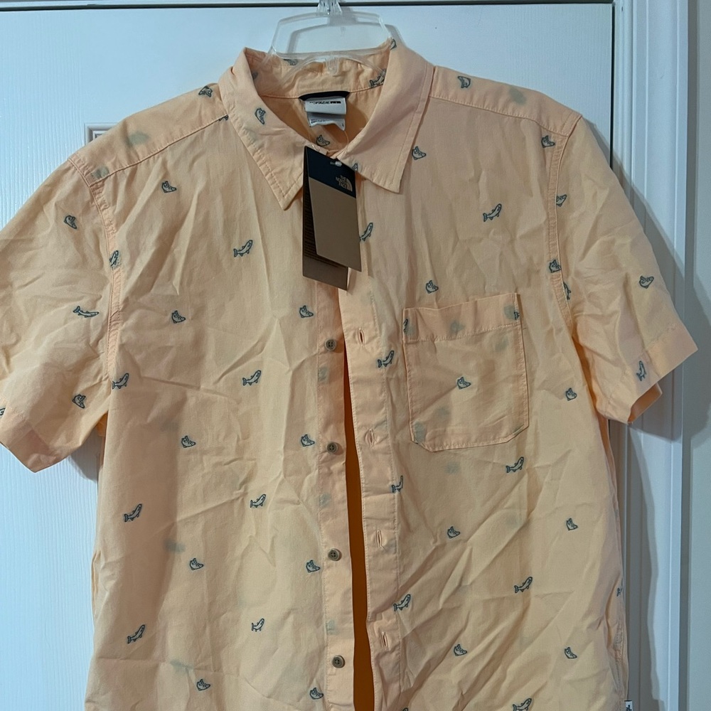 The north face ss shirt sz lrg NWT